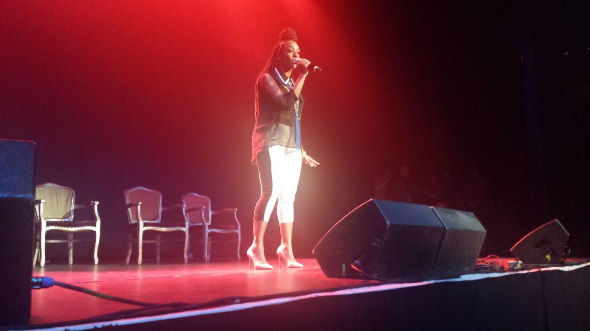 Mary Mary Performance and Meet & Greet