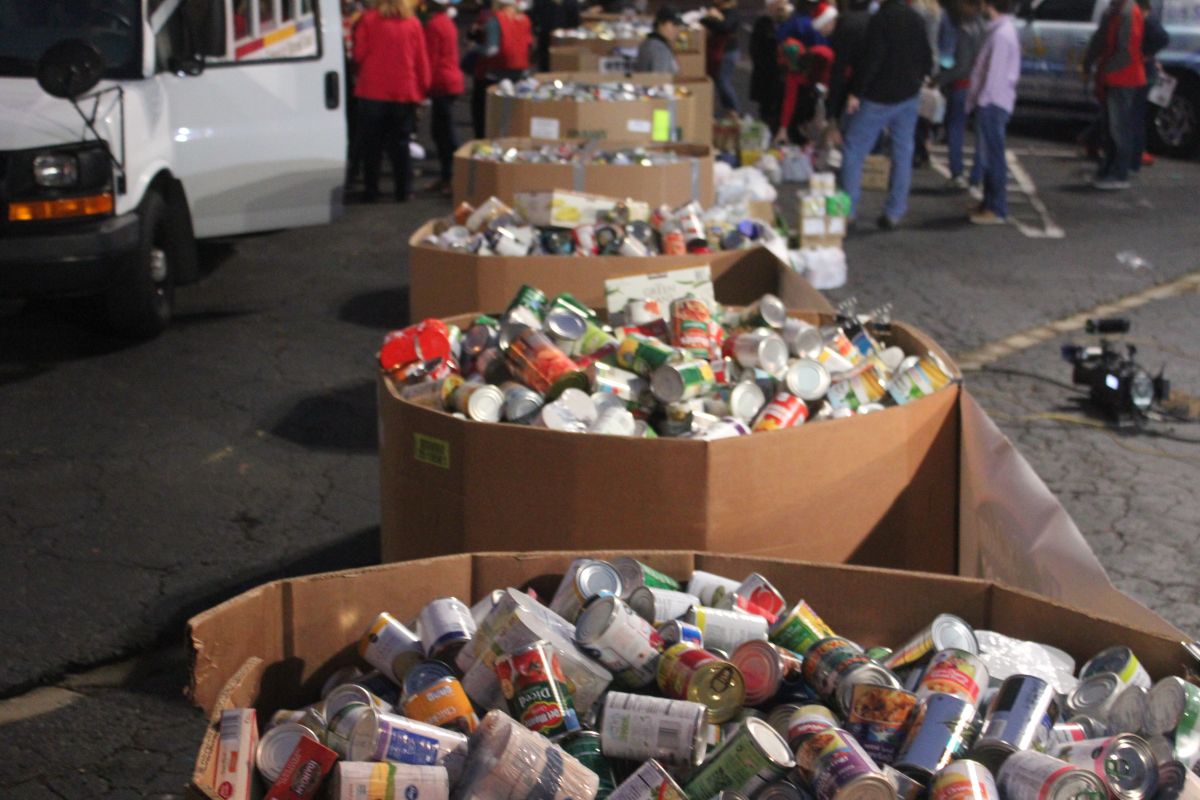 Holiday Can-A-Thon At Cumberland Mall
