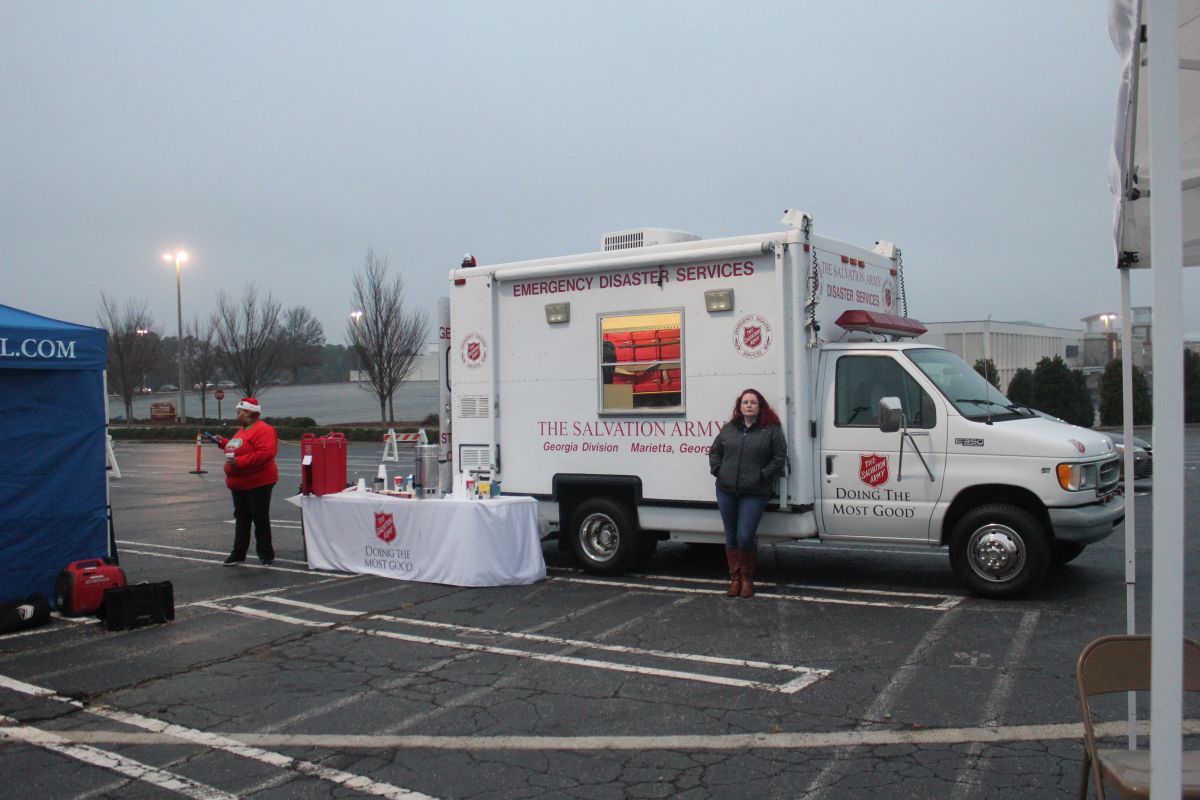 Holiday Can-A-Thon At Cumberland Mall
