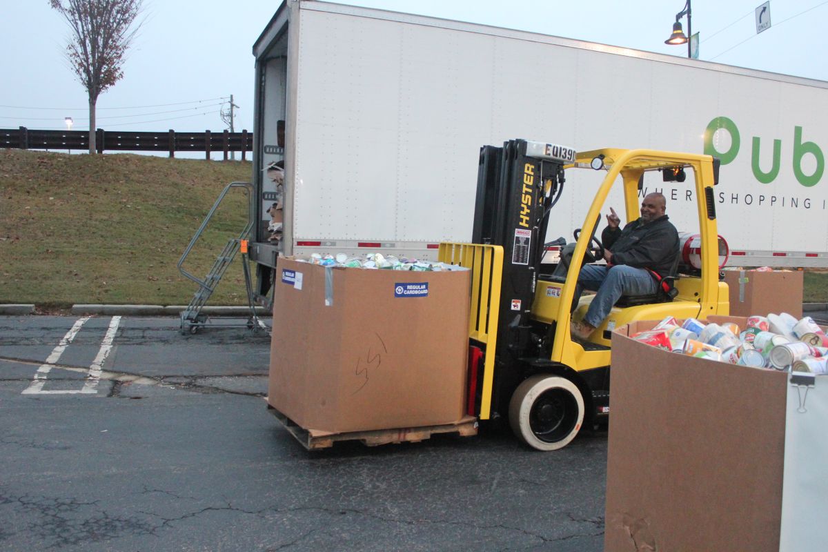 Holiday Can-A-Thon At Cumberland Mall