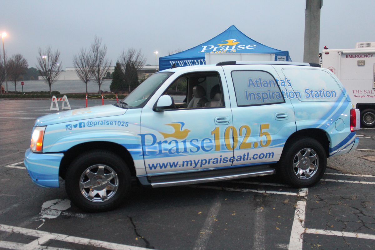 Holiday Can-A-Thon At Cumberland Mall