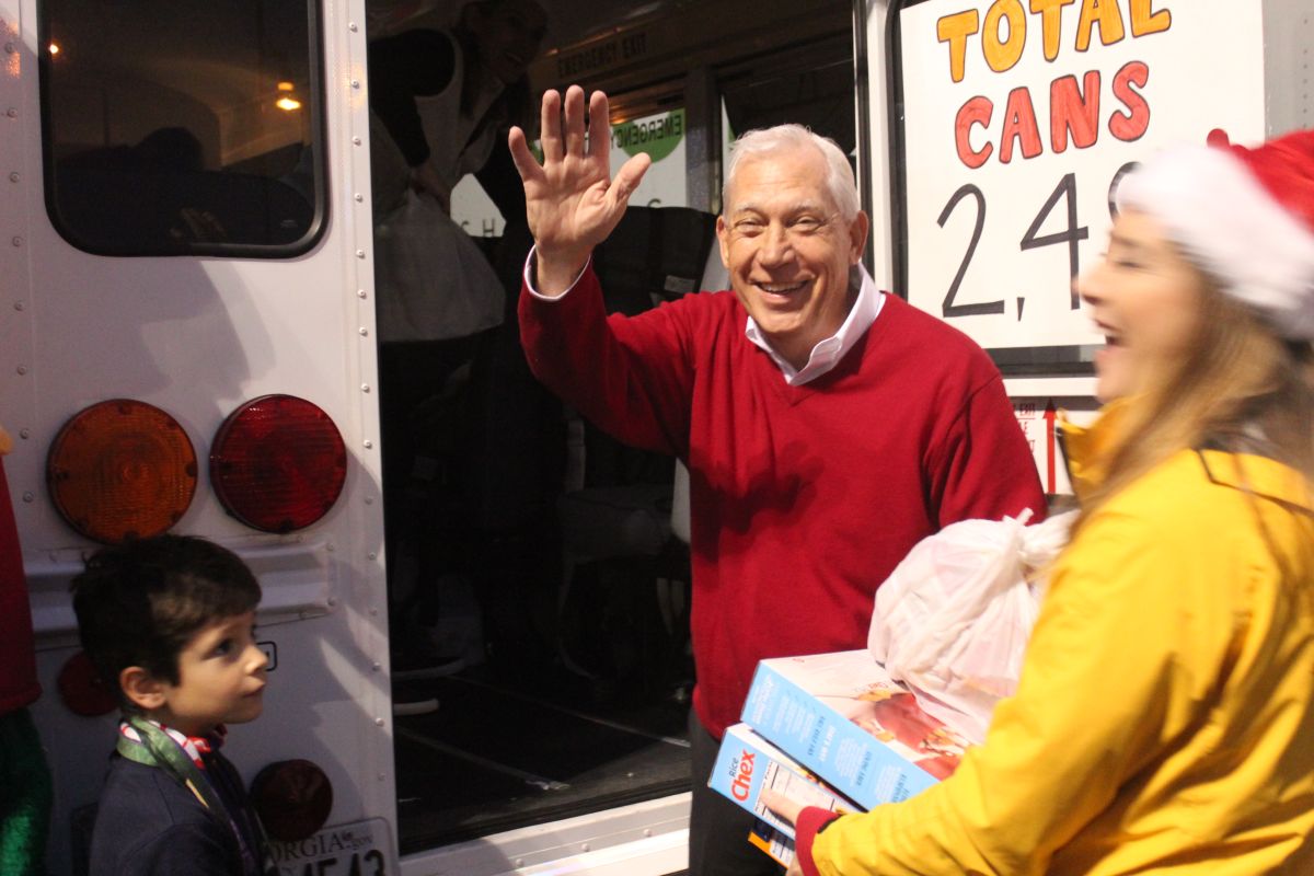 Holiday Can-A-Thon At Cumberland Mall