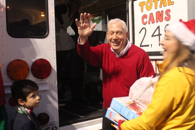 Holiday Can-A-Thon At Cumberland Mall