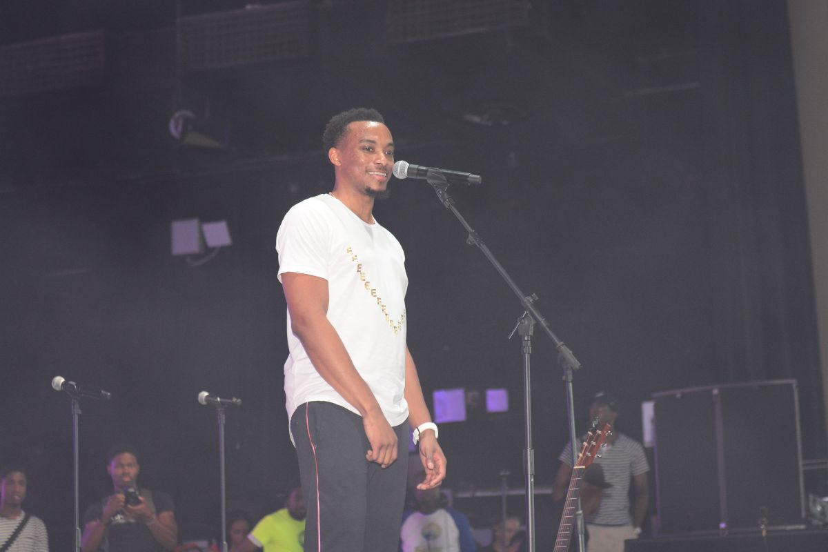 Jonathan McReynolds Praise In The Park