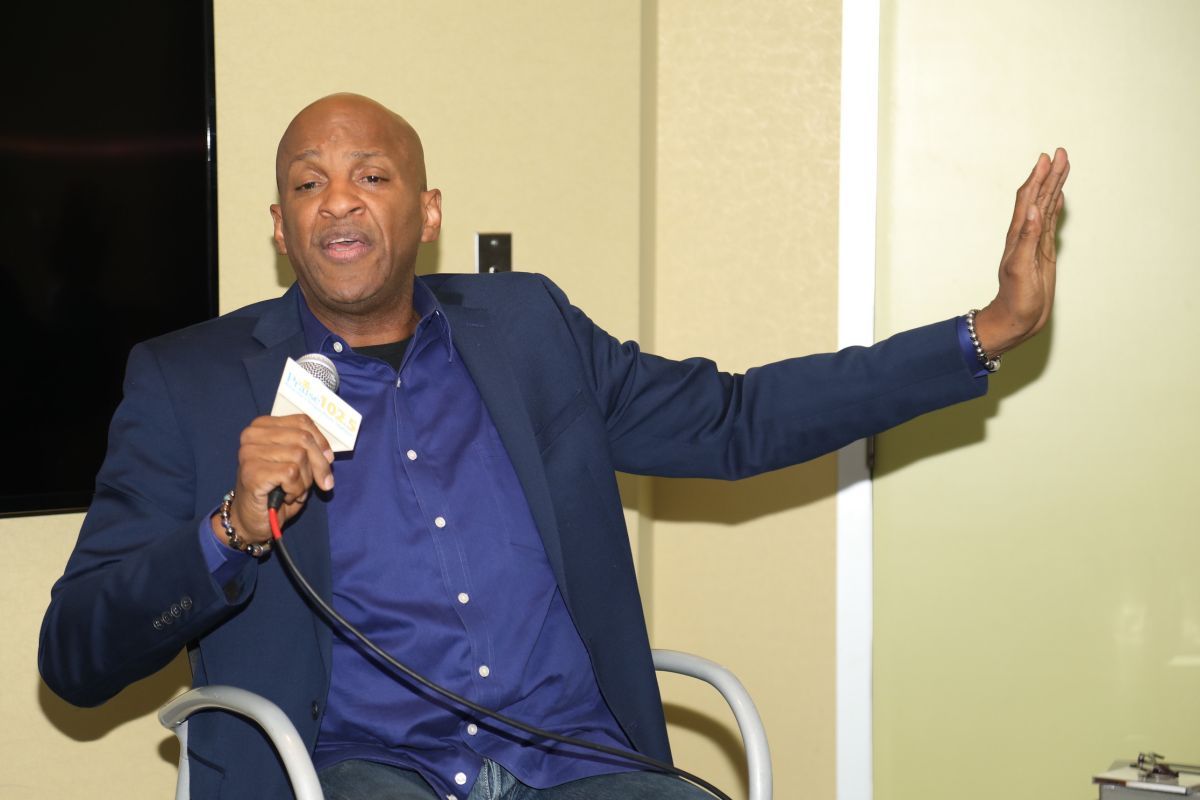 Donnie McClurkin Meet & Greet