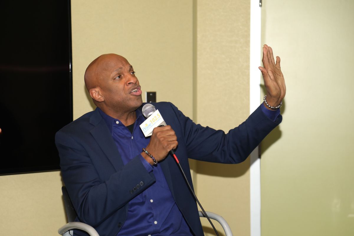 Donnie McClurkin Meet & Greet
