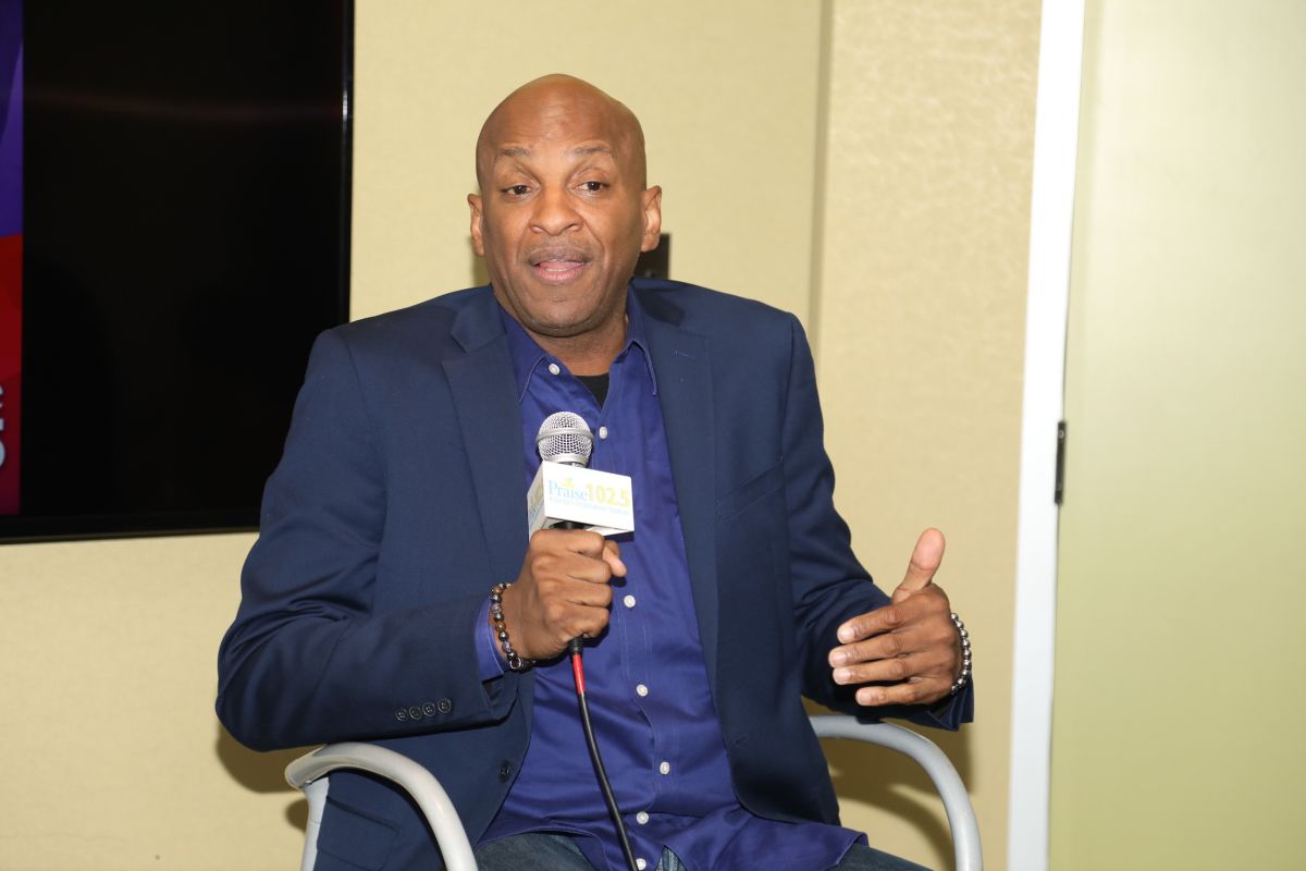 Donnie McClurkin Meet & Greet
