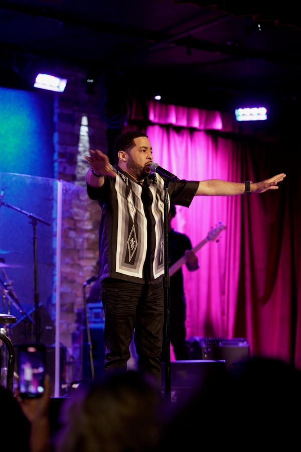 Smokie Norful Vids & Pics and Robert Jackson Vids