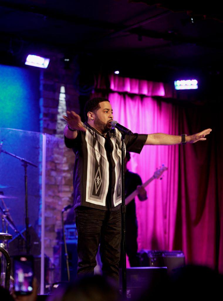 Smokie Norful Vids & Pics and Robert Jackson Vids