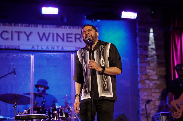 Smokie Norful Vids & Pics and Robert Jackson Vids