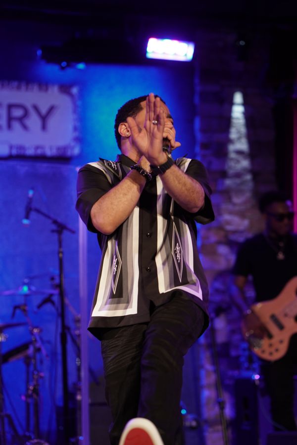 Smokie Norful Vids & Pics and Robert Jackson Vids