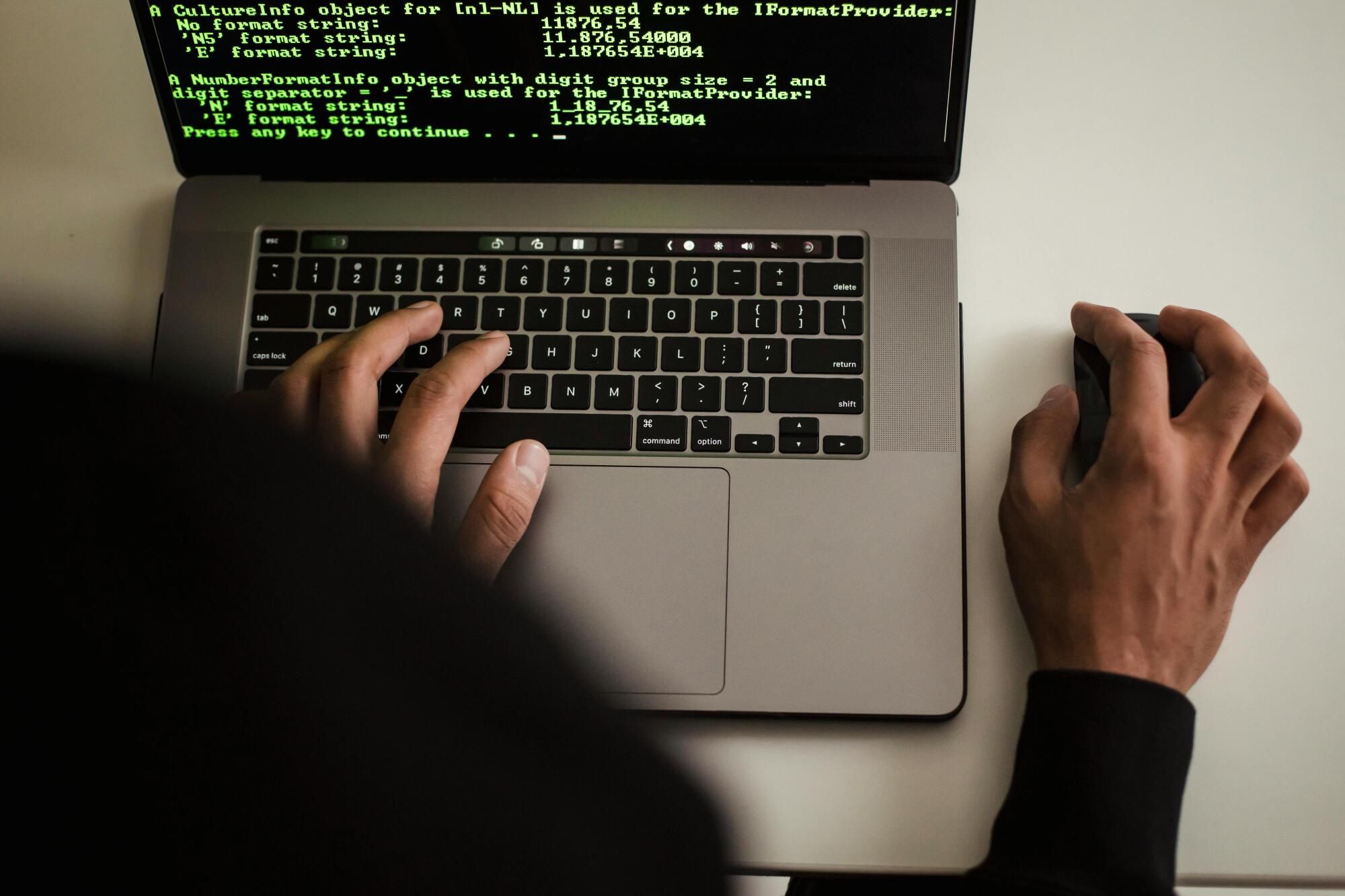 Businesses are joining human expertise with AI-powered lead generation